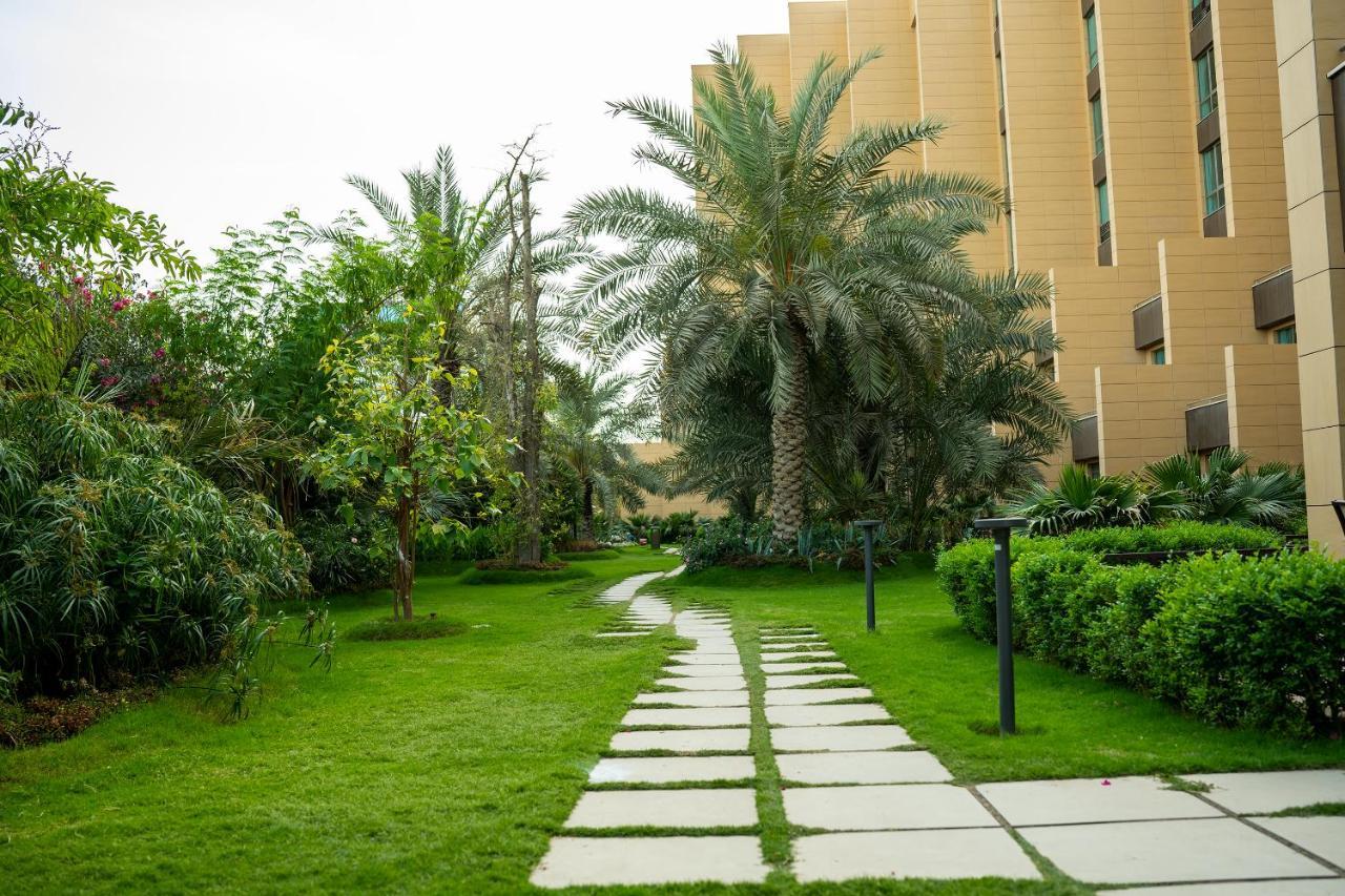 Grand Millennium Al Seef Basra Exterior photo